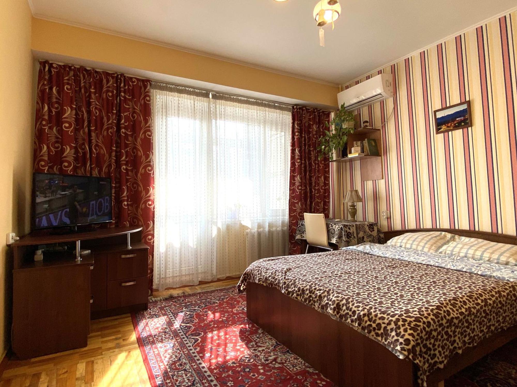 אלמטי "Арбат" Центр Квартира- Apartment "Arbat" מראה חיצוני תמונה